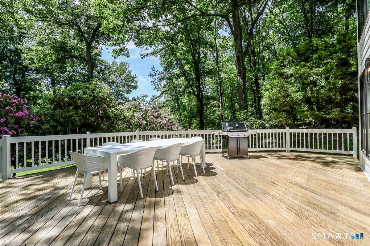 256 Wilton Road East Ridgefield, CT 06877 - Photo 34 of 40