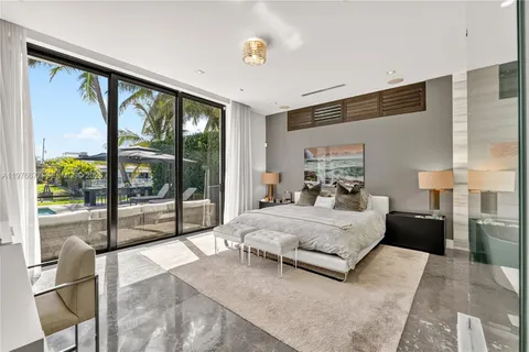 $4,940,000 | 1540 Cleveland Road, Miami Beach, FL 33141