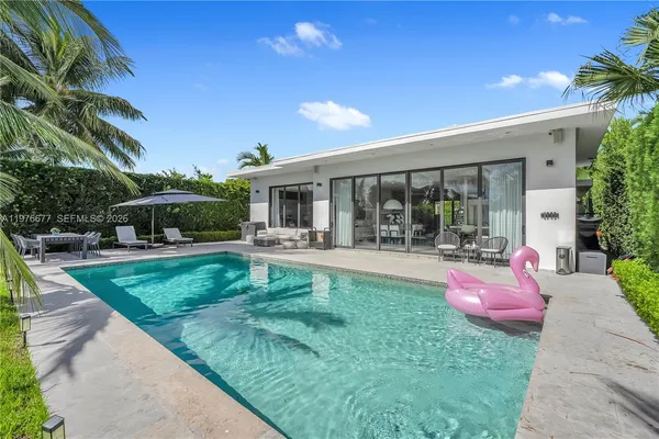 $4,940,000 | 1540 Cleveland Road, Miami Beach, FL 33141