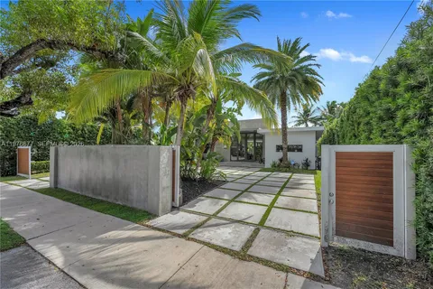 $4,940,000 | 1540 Cleveland Road, Miami Beach, FL 33141