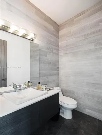 $4,940,000 | 1540 Cleveland Road, Miami Beach, FL 33141