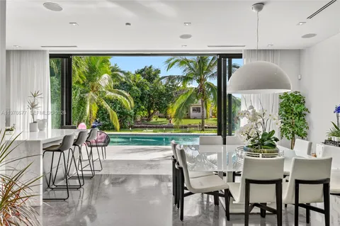 $4,940,000 | 1540 Cleveland Road, Miami Beach, FL 33141