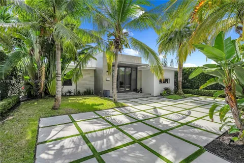 $4,940,000 | 1540 Cleveland Road, Miami Beach, FL 33141