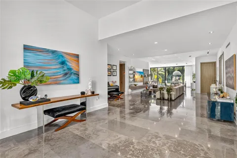 $4,940,000 | 1540 Cleveland Road, Miami Beach, FL 33141