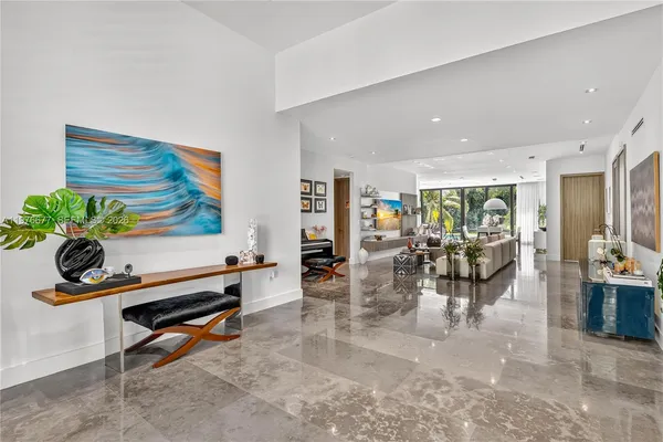 $4,940,000 | 1540 Cleveland Road, Miami Beach, FL 33141