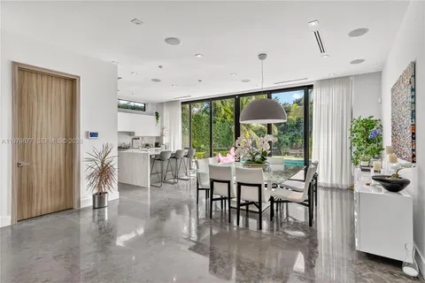 $4,940,000 | 1540 Cleveland Road, Miami Beach, FL 33141