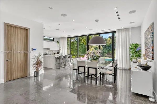 $4,940,000 | 1540 Cleveland Road, Miami Beach, FL 33141
