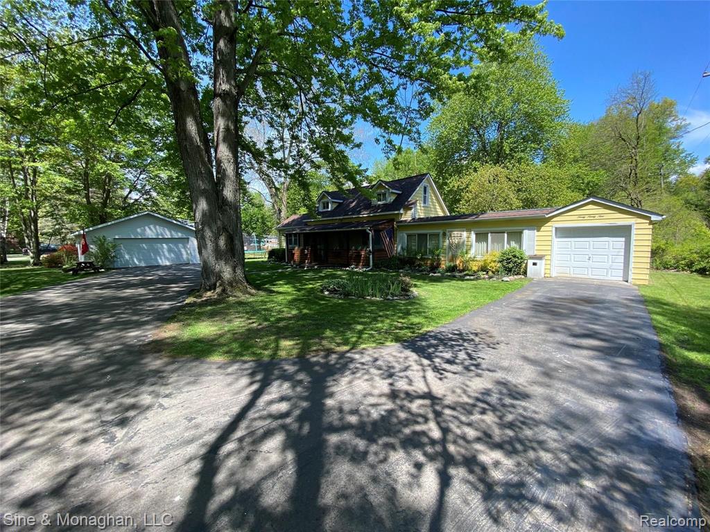 9099 Field Road Algonac, MI 48001 - Photo 6 of 37