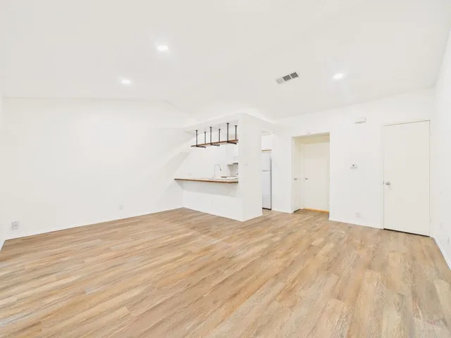 $1,650 | 1305 Hollow Creek Drive, Unit 4, Austin, TX 78704