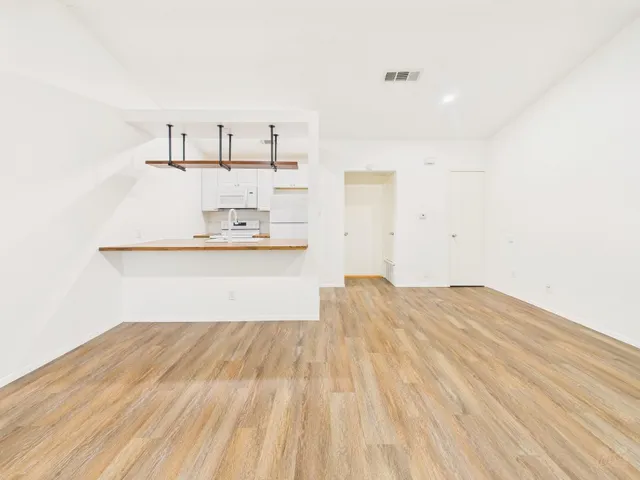 $1,650 | 1305 Hollow Creek Drive, Unit 4, Austin, TX 78704