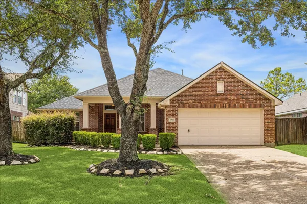 $2,800 | 2821 Chinaberry Park Lane, League City, TX 77573