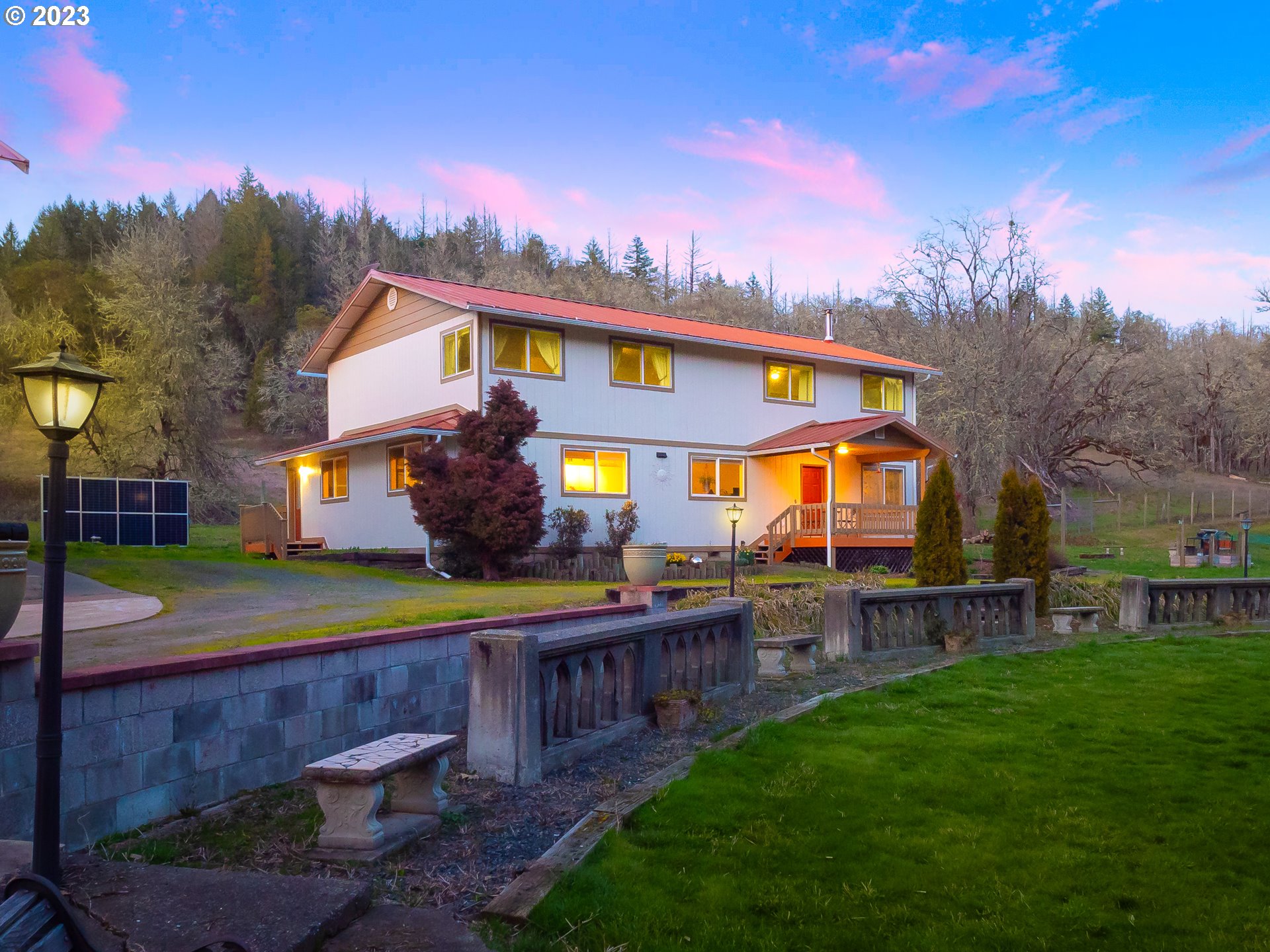 375 Porter Creek Road Winston, OR 97496 - Photo 6 of 41 Exterior