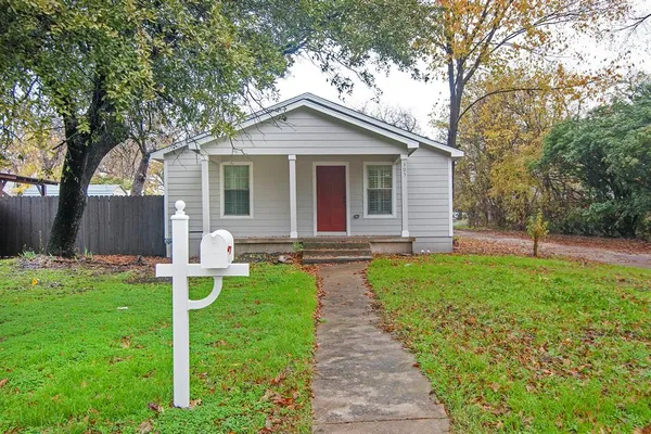 $265,000 | 305 College Street, Farmersville, TX 75442