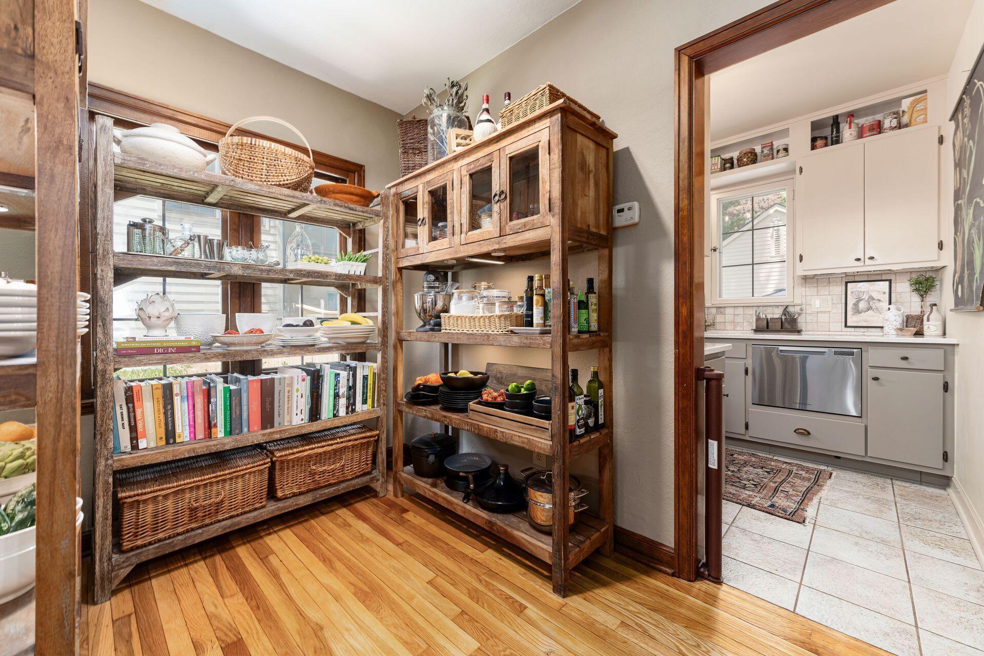 216 Erie Road Columbus, OH 43214 - Photo 16 of 59 Dining RM, currently used as an open concept walk-in pantry