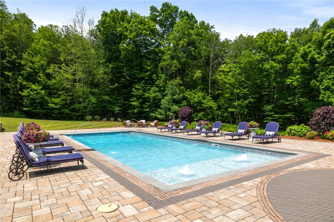 785 Danielson Pike Scituate, RI 02857 - Photo 35 of 50