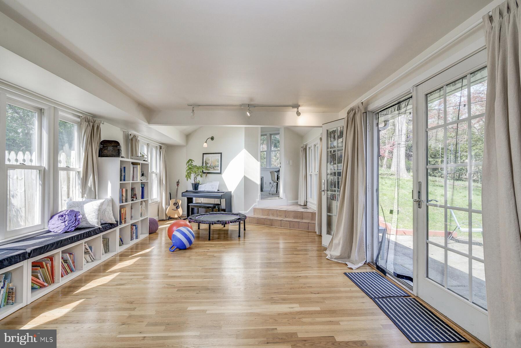 5512 Christy Drive Bethesda, MD 20816 - Photo 17 of 40 FR addition flooded with light