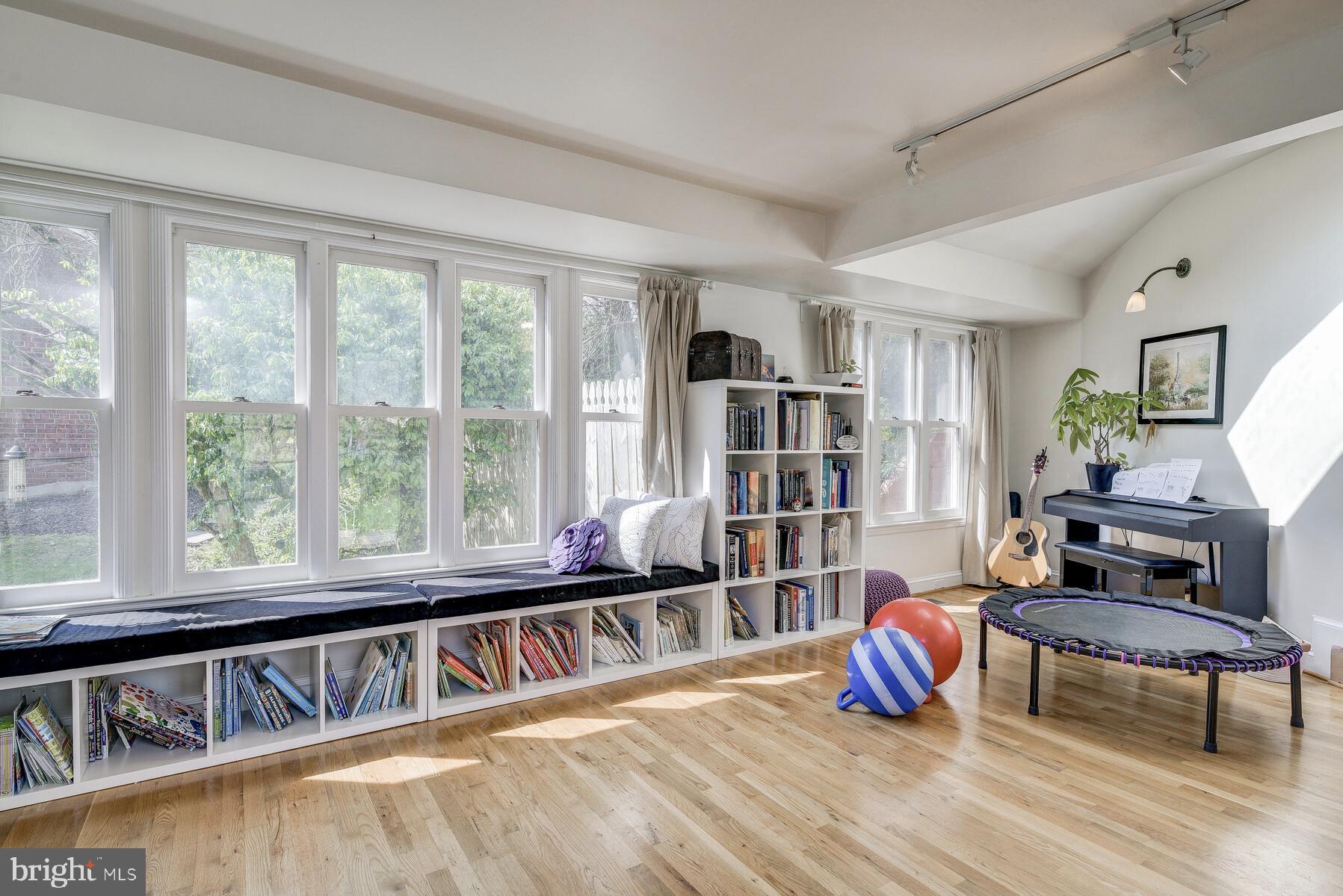 5512 Christy Drive Bethesda, MD 20816 - Photo 19 of 40 Skylight in FR too.