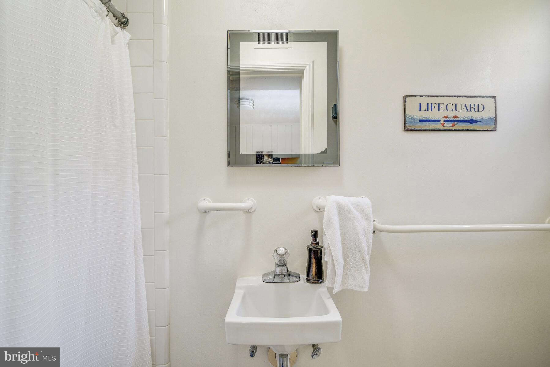 5512 Christy Drive Bethesda, MD 20816 - Photo 32 of 40 Mid level private full bath w/shower.