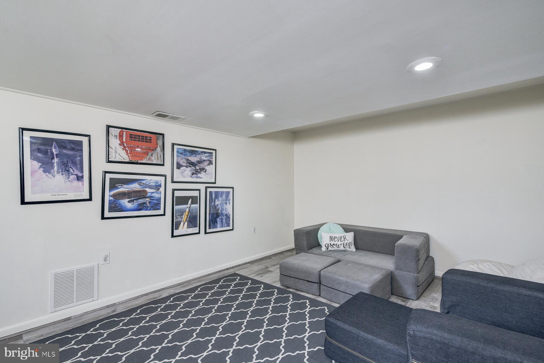 5512 Christy Drive Bethesda, MD 20816 - Photo 36 of 40 Rec room