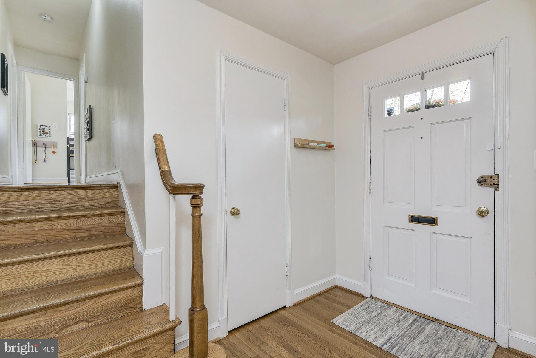 5512 Christy Drive Bethesda, MD 20816 - Photo 9 of 40 Entrance foyer