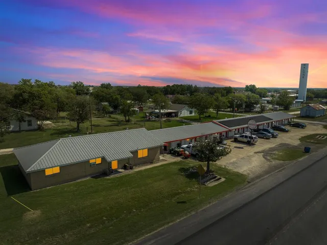 $789,000 | 312 West Live Oak, Malone, TX 76660