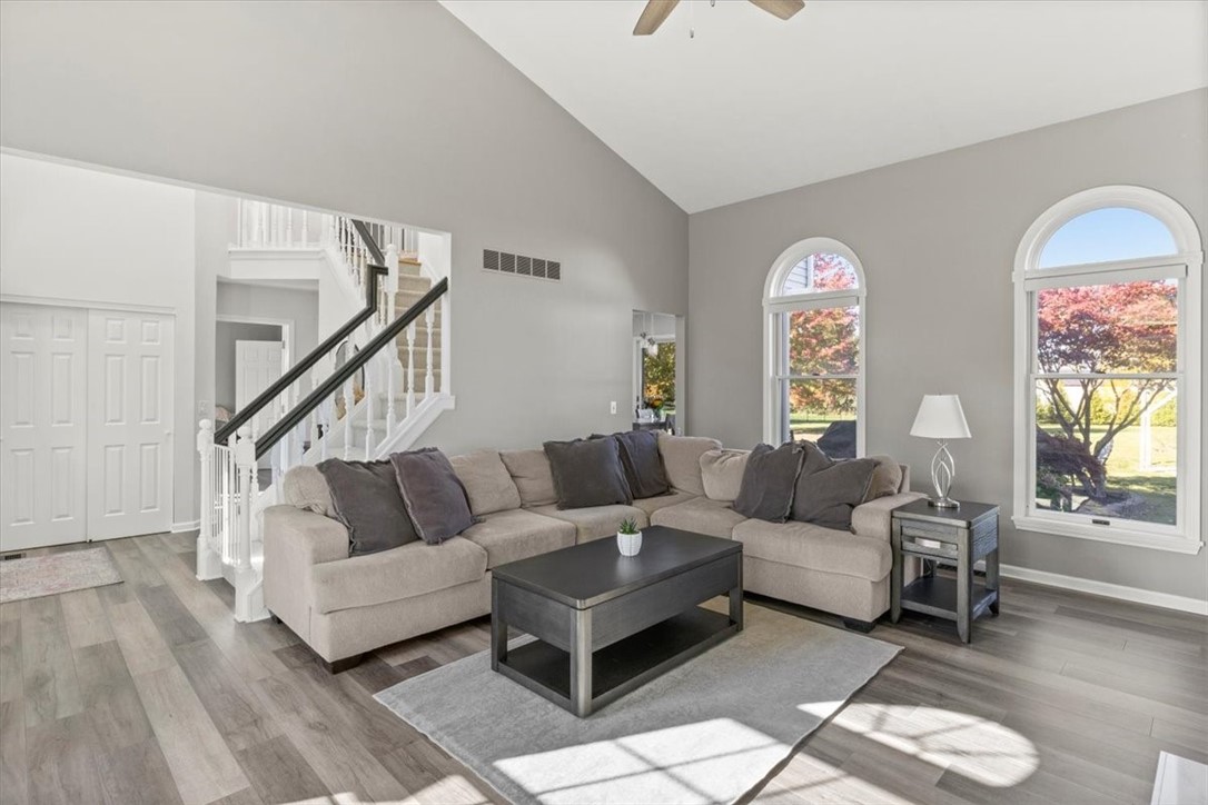 950 Meadow Ridge Lane Webster, NY 14580 - Photo 4 of 25