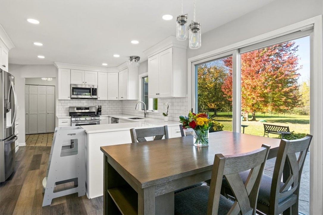 950 Meadow Ridge Lane Webster, NY 14580 - Photo 7 of 25