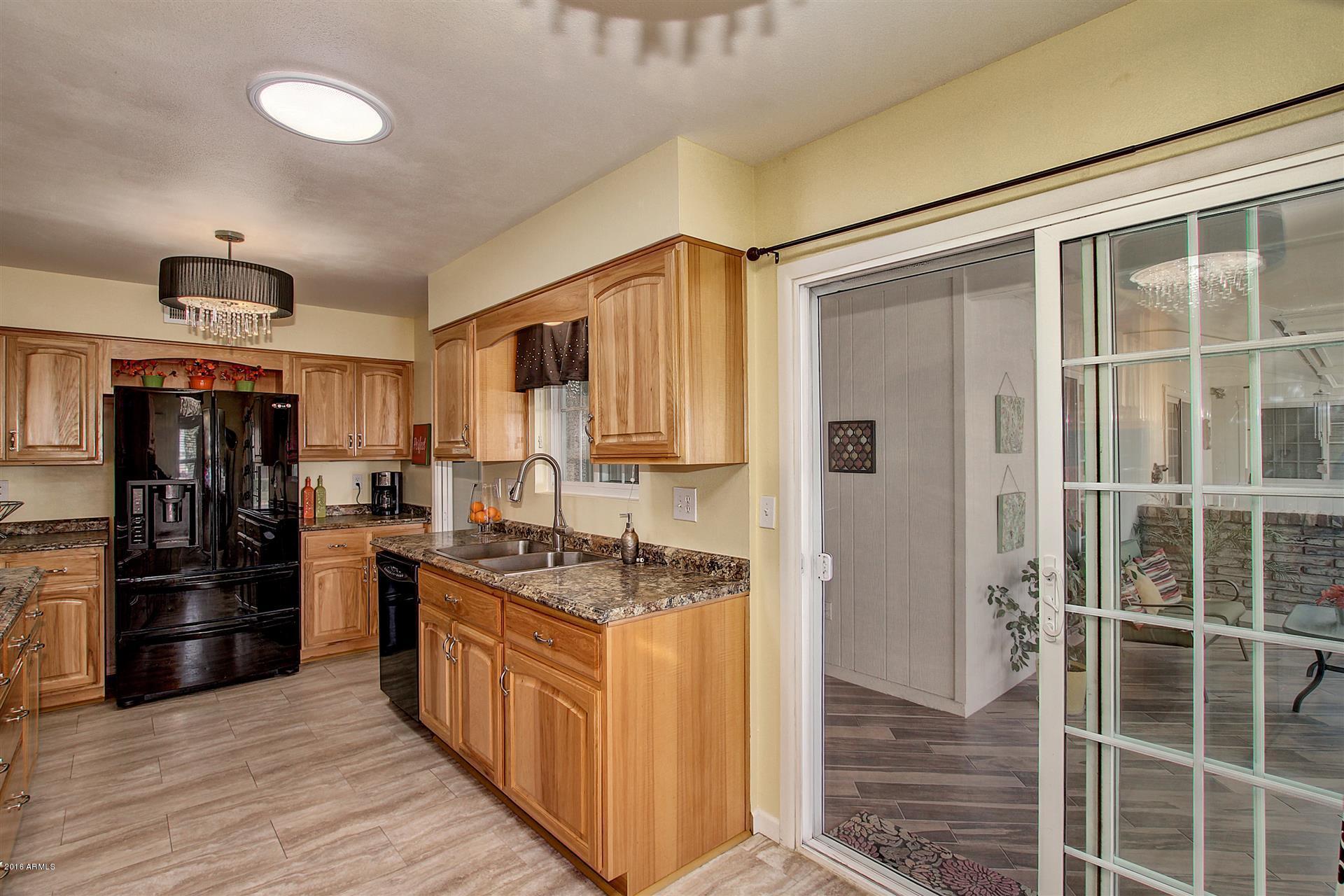 10731 West Mountain View Road Sun City, AZ 85351 - Photo 7 of 37 0007-Mountain View (7)