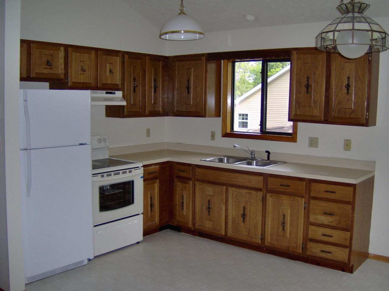 2210 Inverhouse Road Henryville, PA 18332 - Photo 3 of 5 Kitchen with NEW Kenmore Appliances