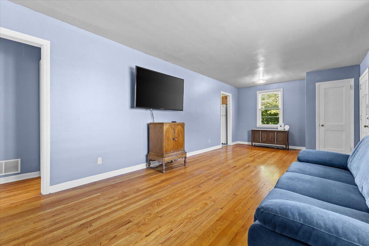 4908 Rutgers Street Northwest Roanoke, VA 24012 - Photo 7 of 29 07-4908 Rutgers St NW-7