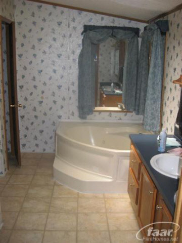 5506 Duffield Road Flushing, MI 48433 - Photo 11 of 18 20166067-10.JPG