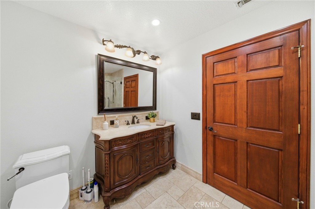 19670 Tonkawan Road Apple Valley, CA 92307 - Photo 42 of 70 3rd bath with Bidet-remodeled