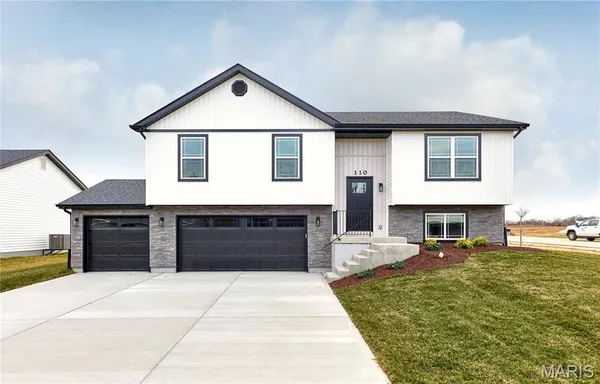 $304,900 | 28537 Shallow Water Road, Warrenton, MO 63383