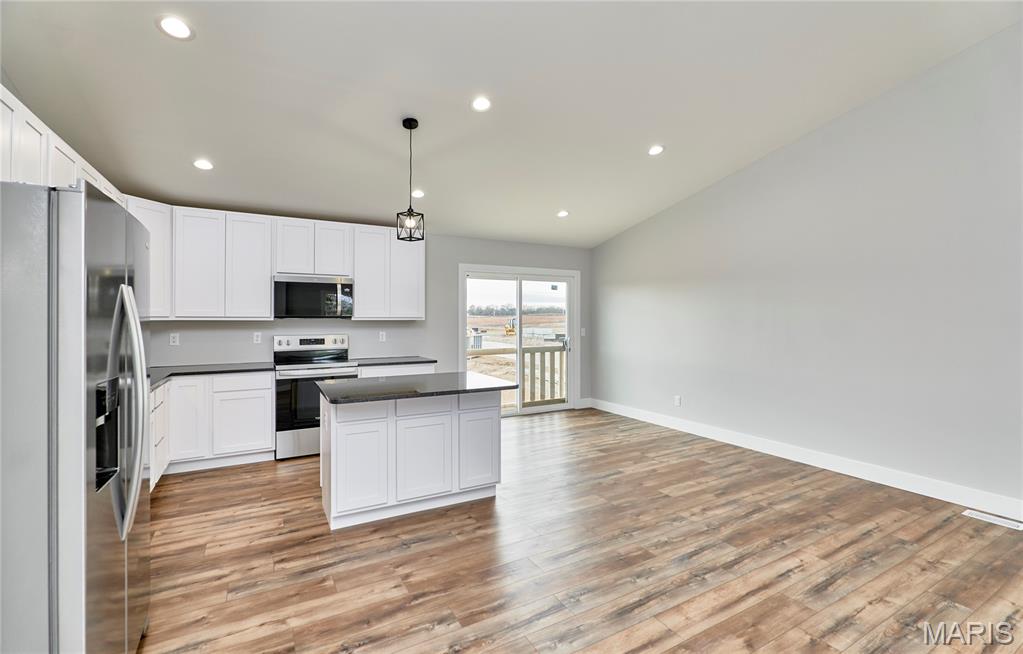 28537 Shallow Water Road Warrenton, MO 63383 - Photo 5 of 46