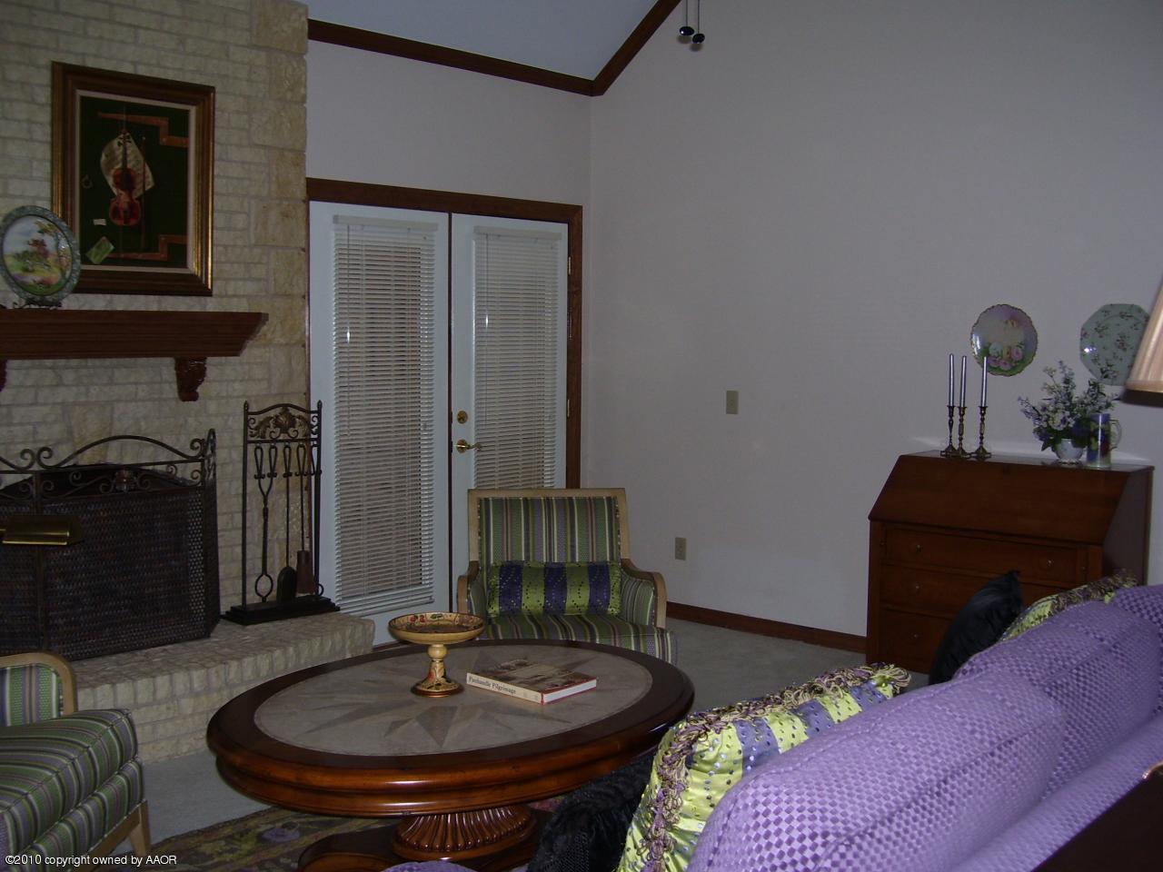 10 Monet Rue Amarillo, TX 79121 - Photo 8 of 19 Second View of Living Room