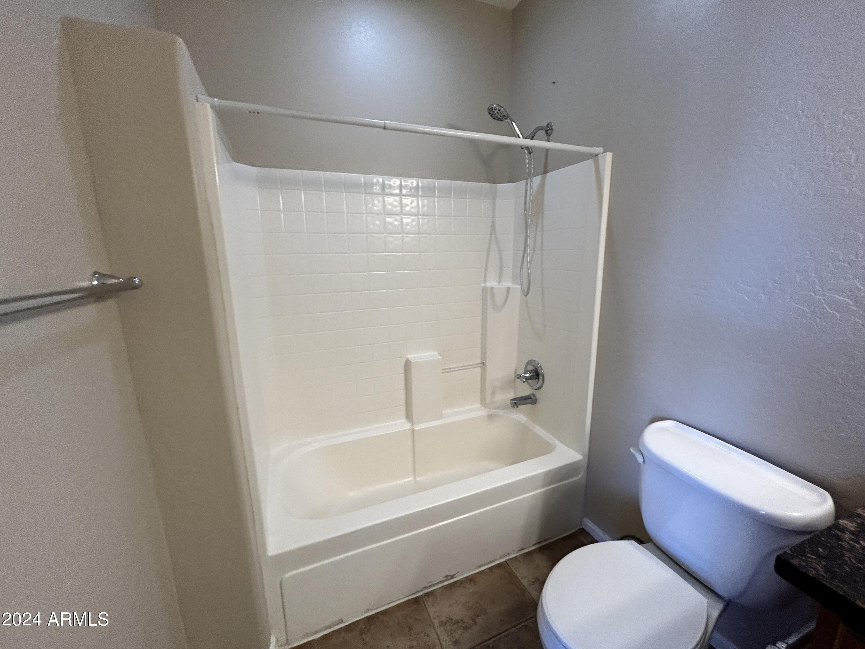 897 East Roma Avenue, Unit 3 Phoenix, AZ 85014 - Photo 23 of 25 IMG_3082