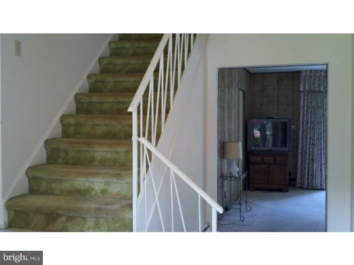701 Thomas Road Cheltenham, PA 19012 - Photo 2 of 18 Foyer