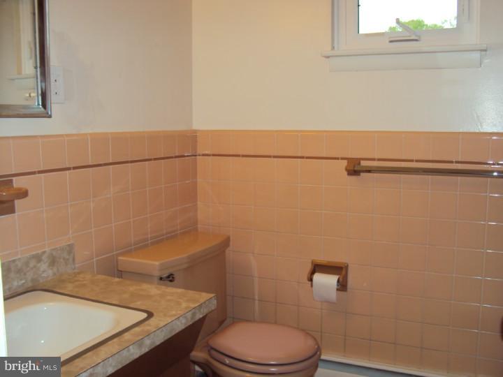701 Thomas Road Cheltenham, PA 19012 - Photo 13 of 18 Bathroom