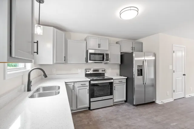 $1,290 | 923 Greenwood Avenue, Unit C, Clarksville, TN 37040