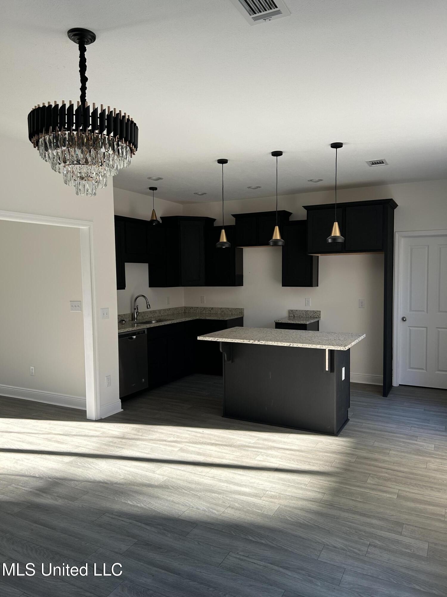 32 White-Rogers Road Prentiss, MS 39474 - Photo 3 of 9 Kitchen- Dinning