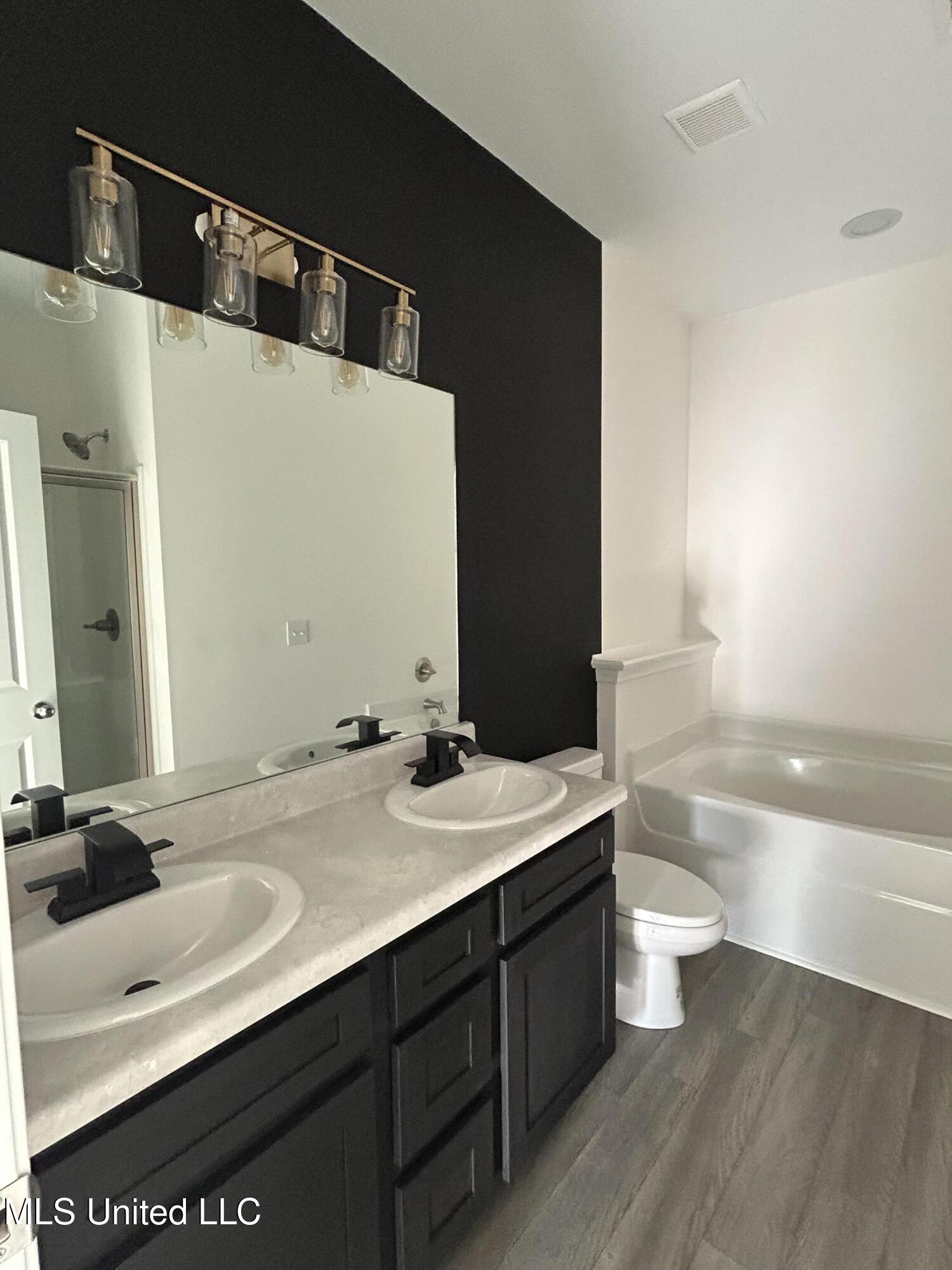 32 White-Rogers Road Prentiss, MS 39474 - Photo 5 of 9 Master Bath