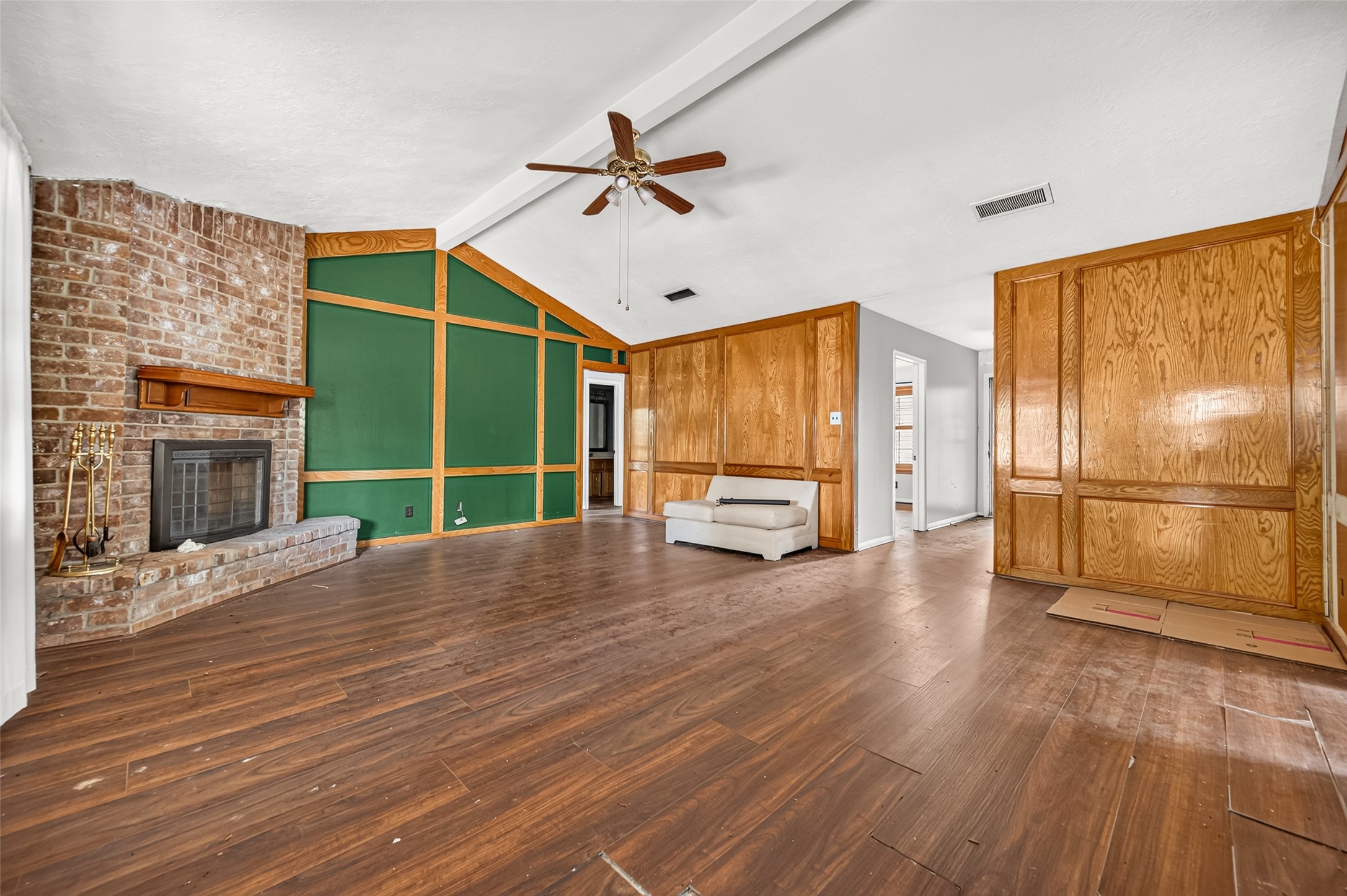 10211 Kerr Lane Conroe, TX 77385 - Photo 12 of 45 Living room with accent wall