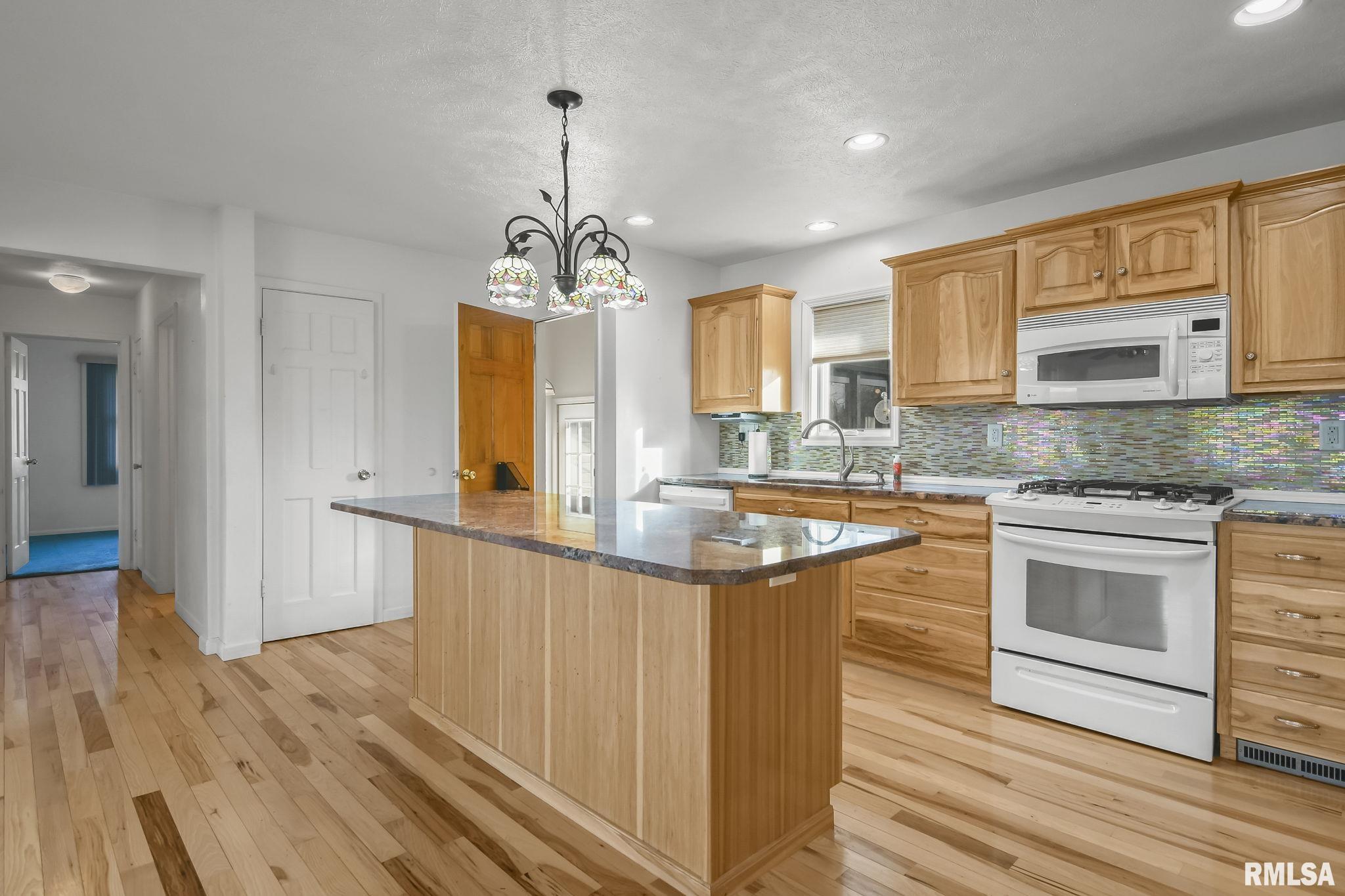 8094 South Vigal Road Pawnee, IL 62558 - Photo 15 of 44