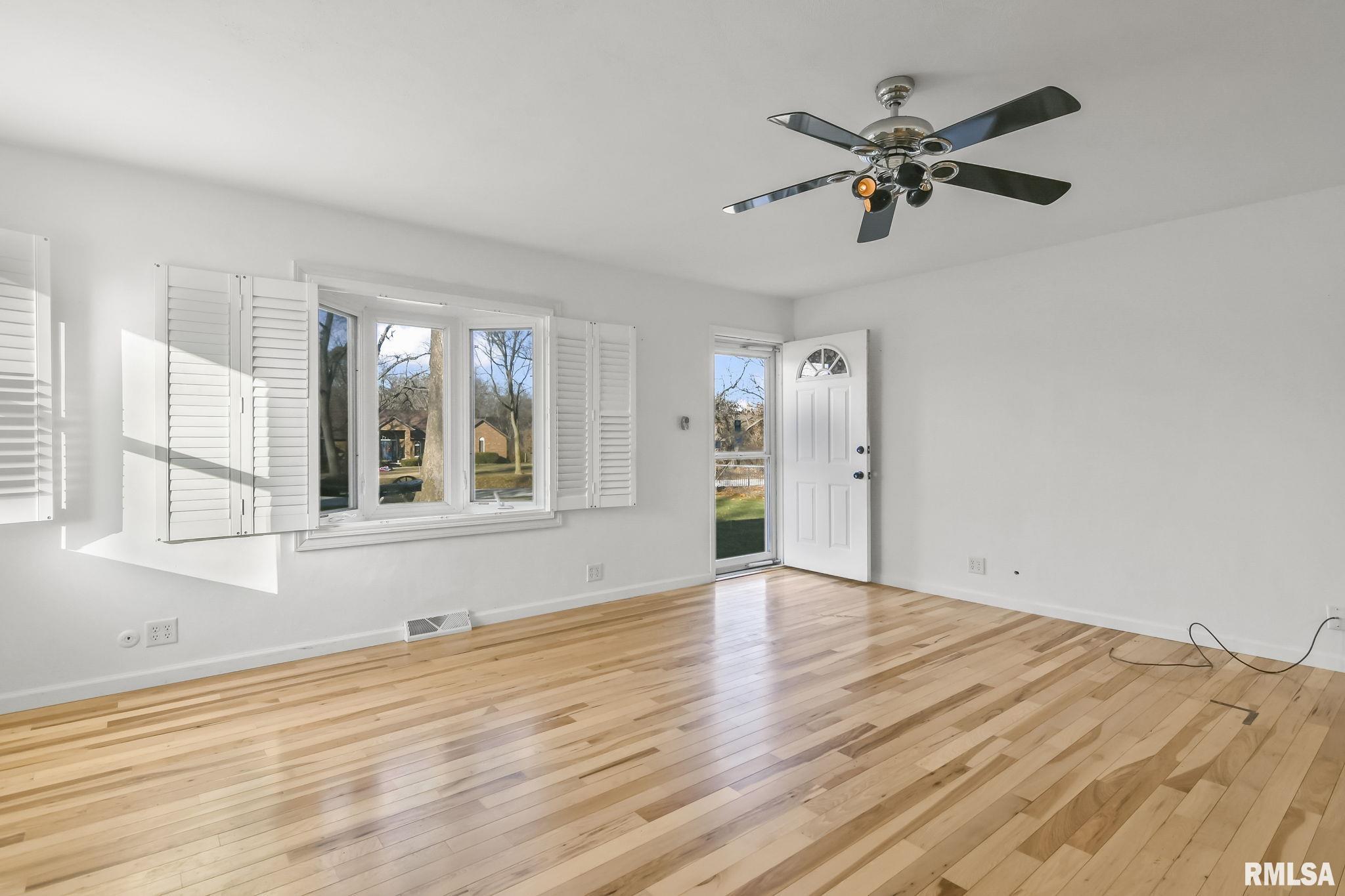 8094 South Vigal Road Pawnee, IL 62558 - Photo 6 of 44