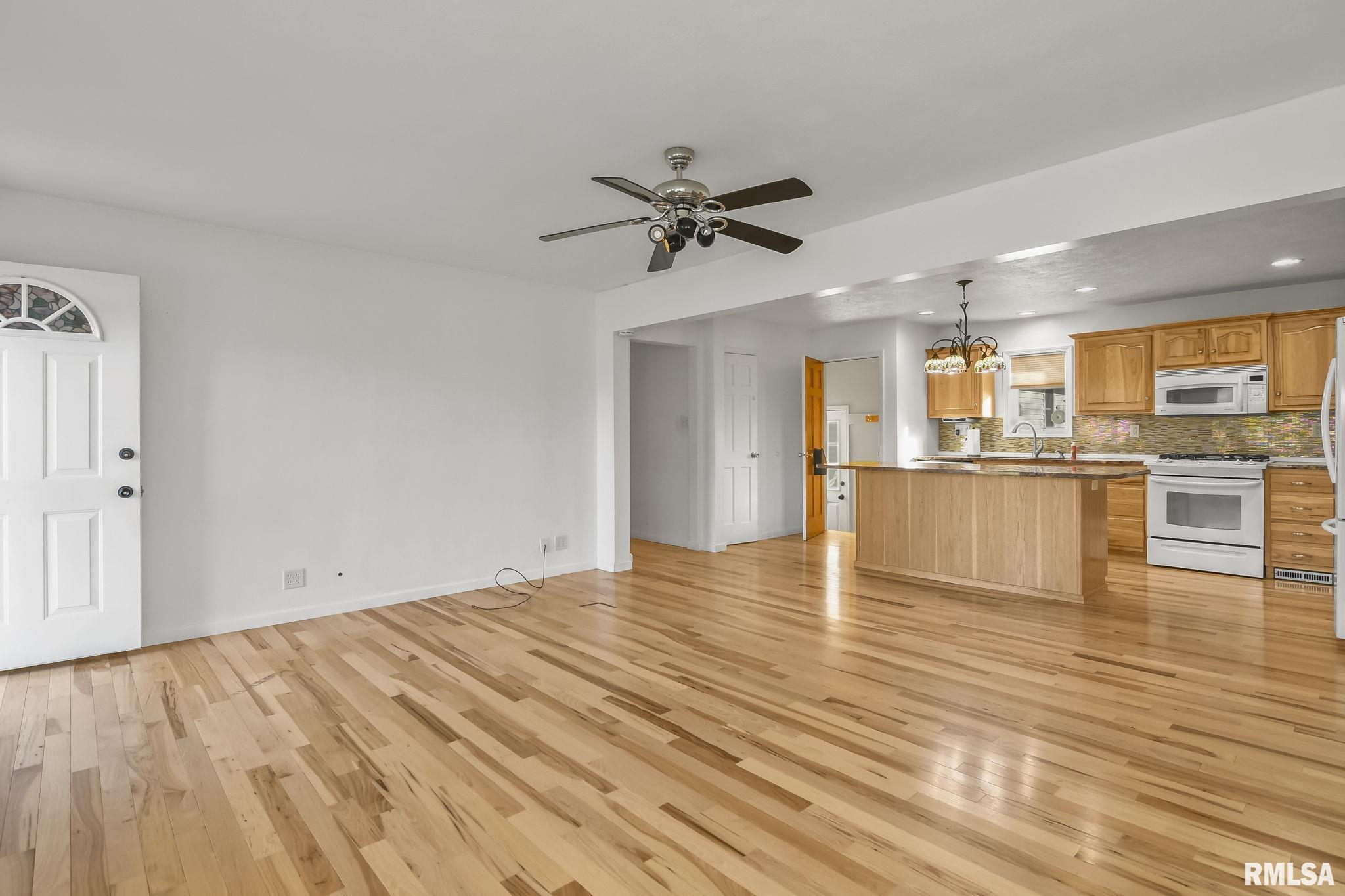 8094 South Vigal Road Pawnee, IL 62558 - Photo 8 of 44