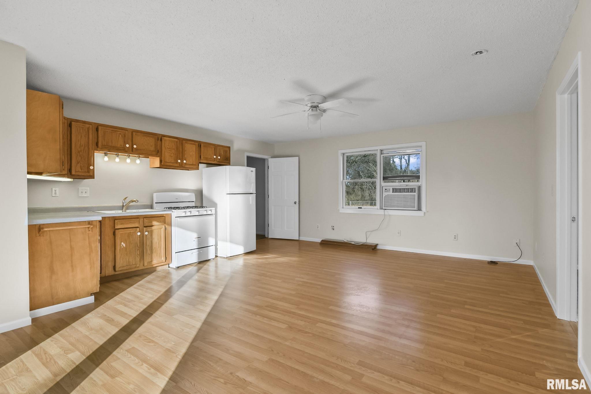 8094 South Vigal Road Pawnee, IL 62558 - Photo 10 of 44