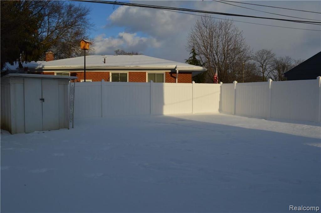 2804 Crooks Road Royal Oak, MI 48073 - Photo 6 of 42