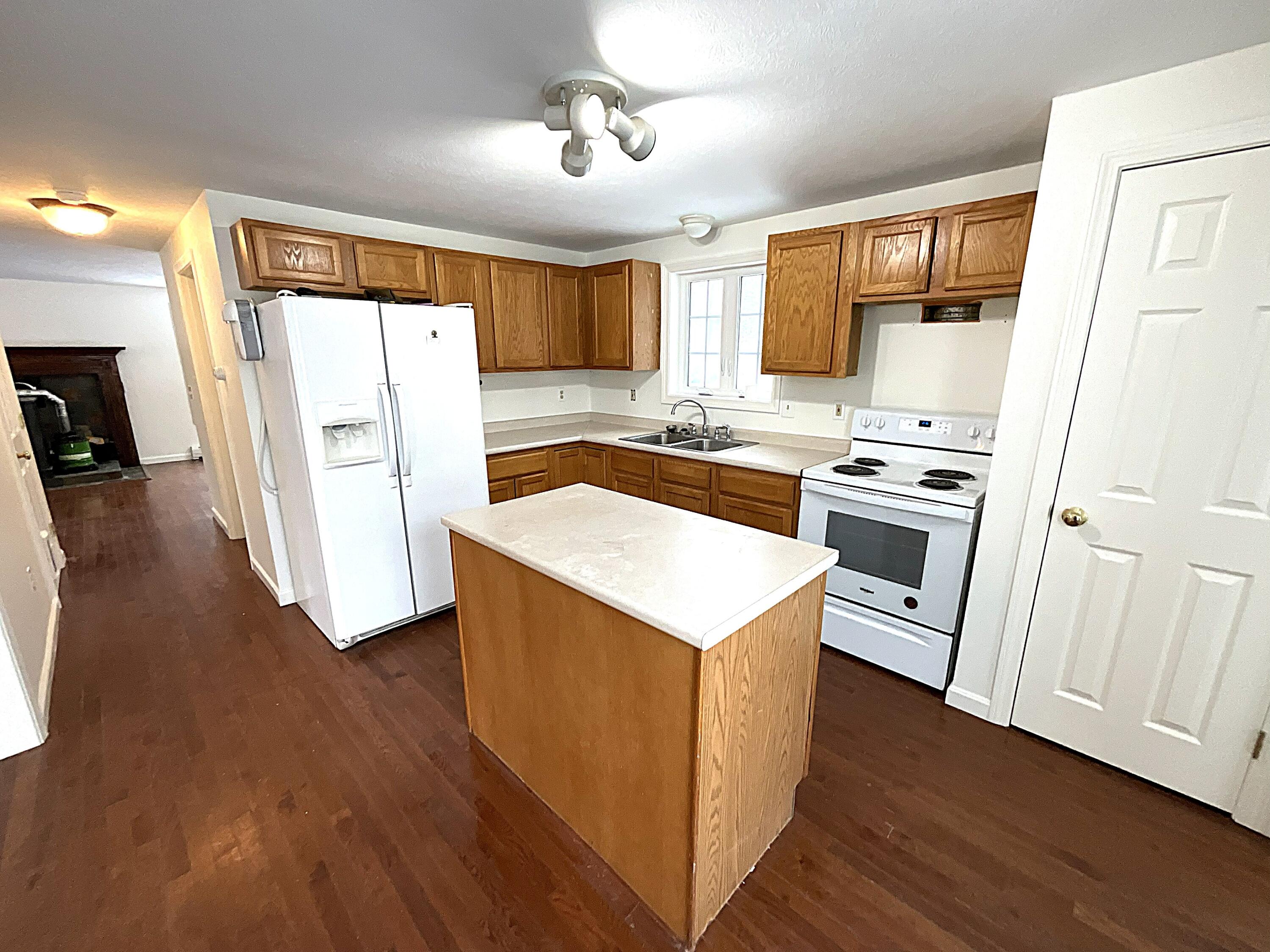 8 Evergreen Circle Limington, ME 04049 - Photo 5 of 18 Kitchen
