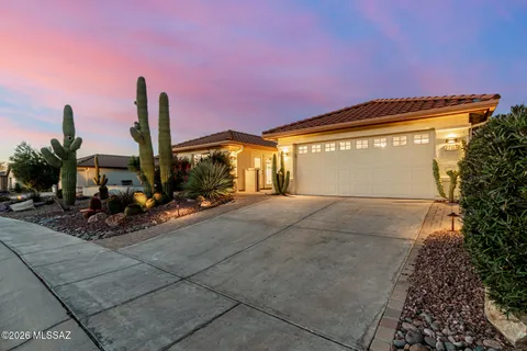 $450,000 | 2703 East Glen Canyon Road, Green Valley, AZ 85614