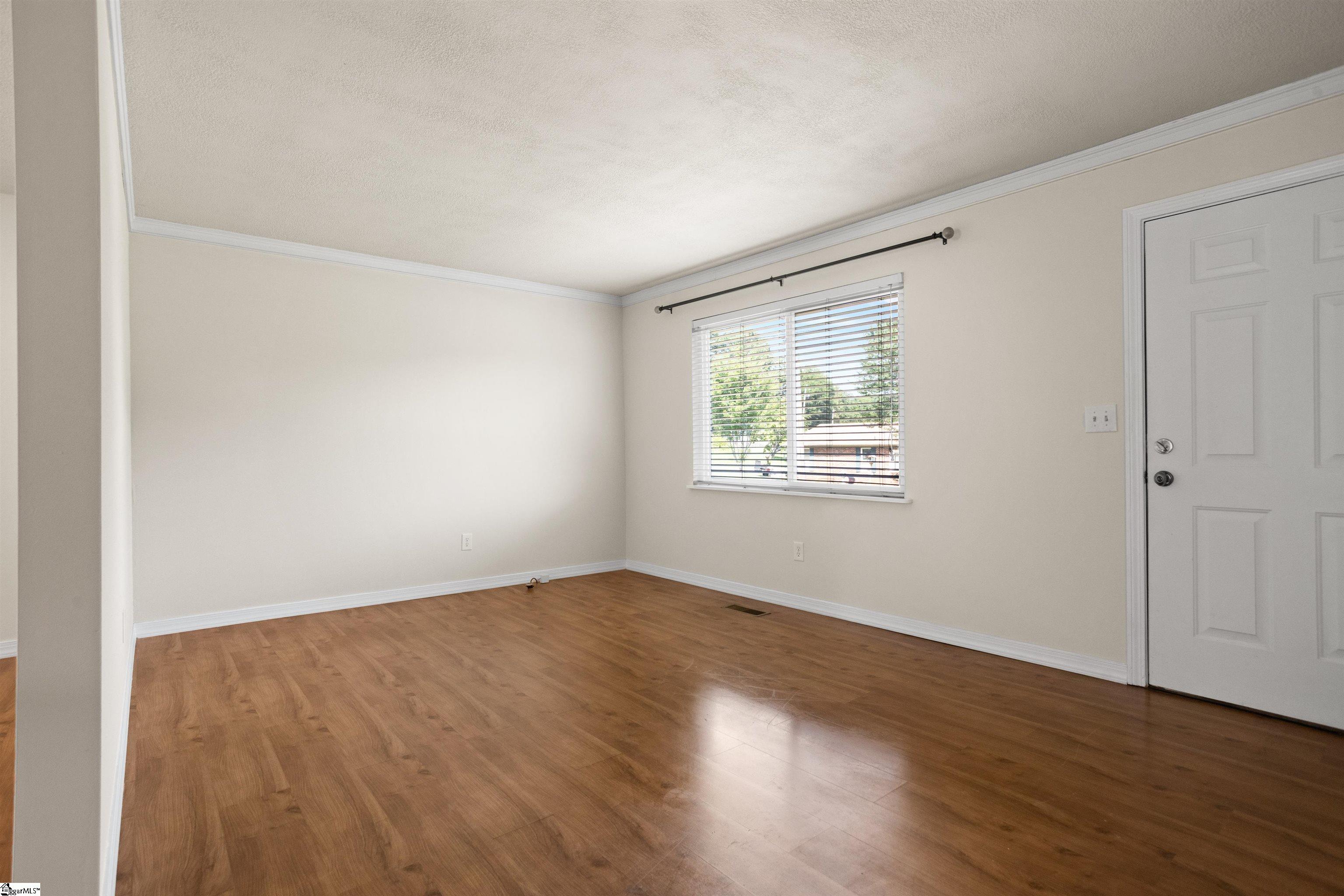 706 Harvey Road Greer, SC 29651 - Photo 4 of 28
